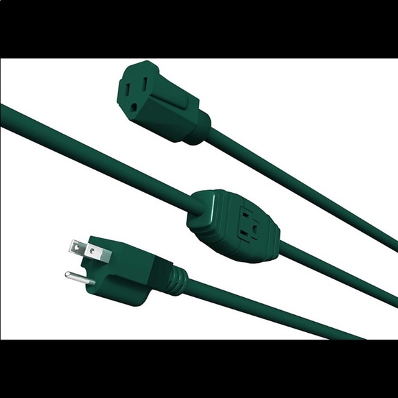 NEW 25’ Stanley Outdoor Christmas Light Display 3 outlets Weatherproof NEW - Picture 4 of 5